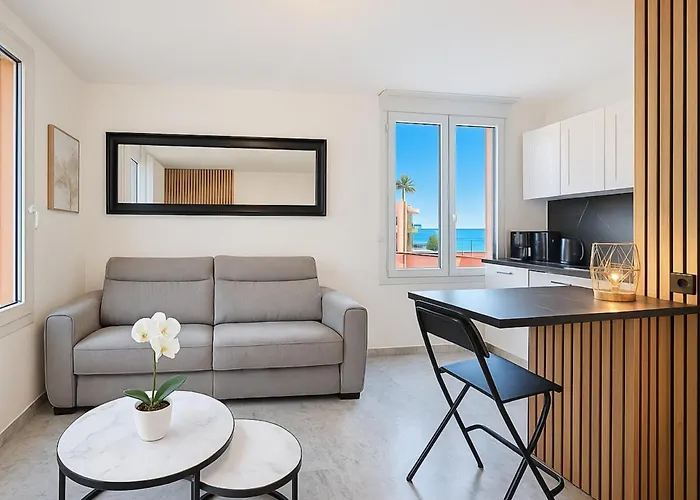 On Sea Front Apartmán *